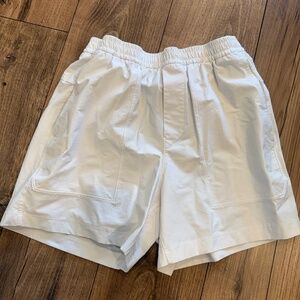Lululemon Bowline Short 5” inch inseam - White